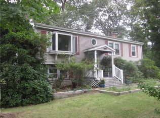 25 Stoneywood Dr, Niantic, CT 06357