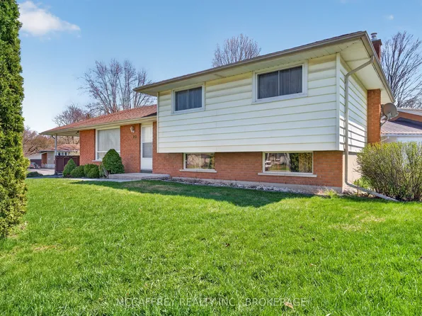 212 King St, Greater Napanee, ON K7R 1B7