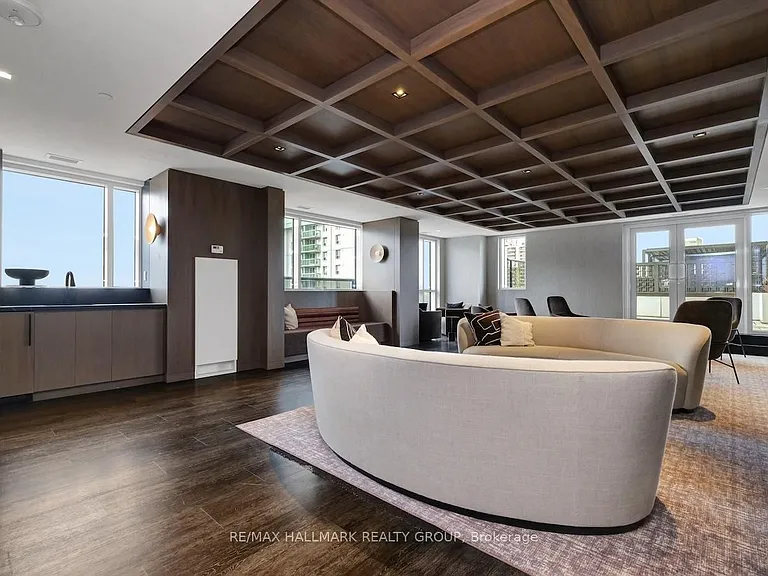 560 Rideau St #514 — Photo 18