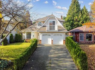 9469 154th St, Surrey, BC V3R9E2