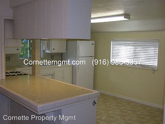 3rd image of 1011 Figueroa St