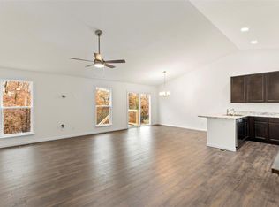 206 Liberty Valley Dr, Foristell, MO 63348