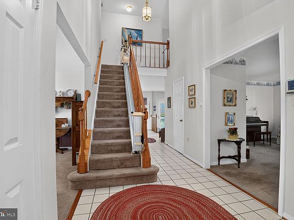 5th image of 1206 Featherstone Ln NE
