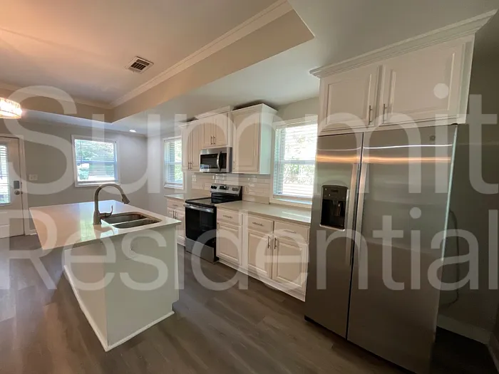 3 bed, 2.0 bath, 1308 sqft, $1,895 — Photo 4