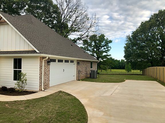 5th image of 18346 Timber Oaks Dr