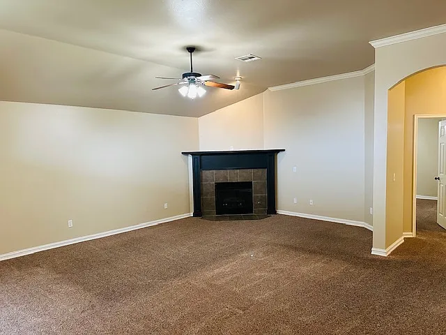 1009 Harvest Dr — Photo 4