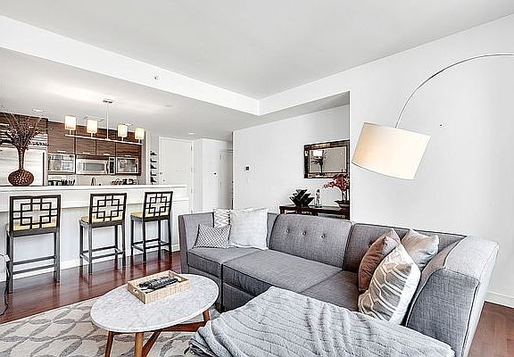 4th image of 225 E 34th St APT 16K