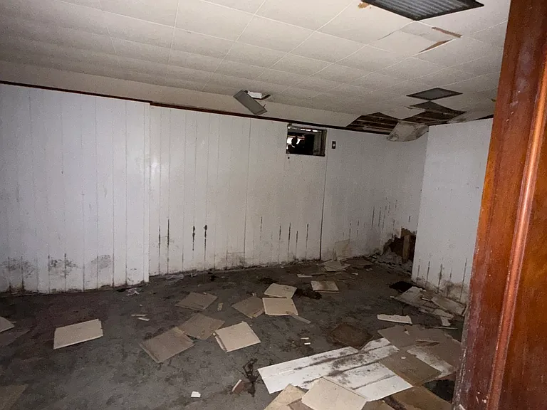 1334 N Edward St — Photo 39