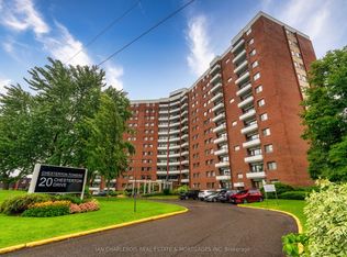 20 Chesterton Dr #908, Ottawa, ON K2E 6Z7
