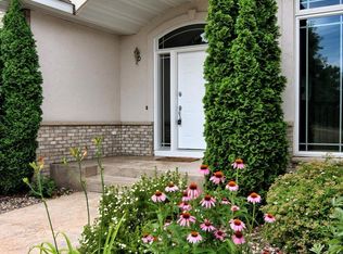 668 Louise Ln, Hudson, WI 54016