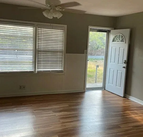 395 N Birch St — Photo 2