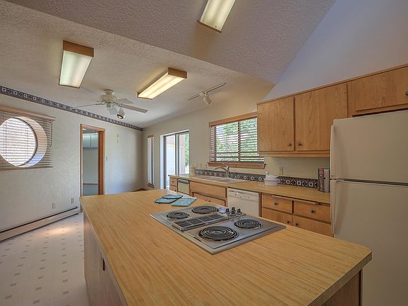 2nd image of 12001 San Antonio Dr NE
