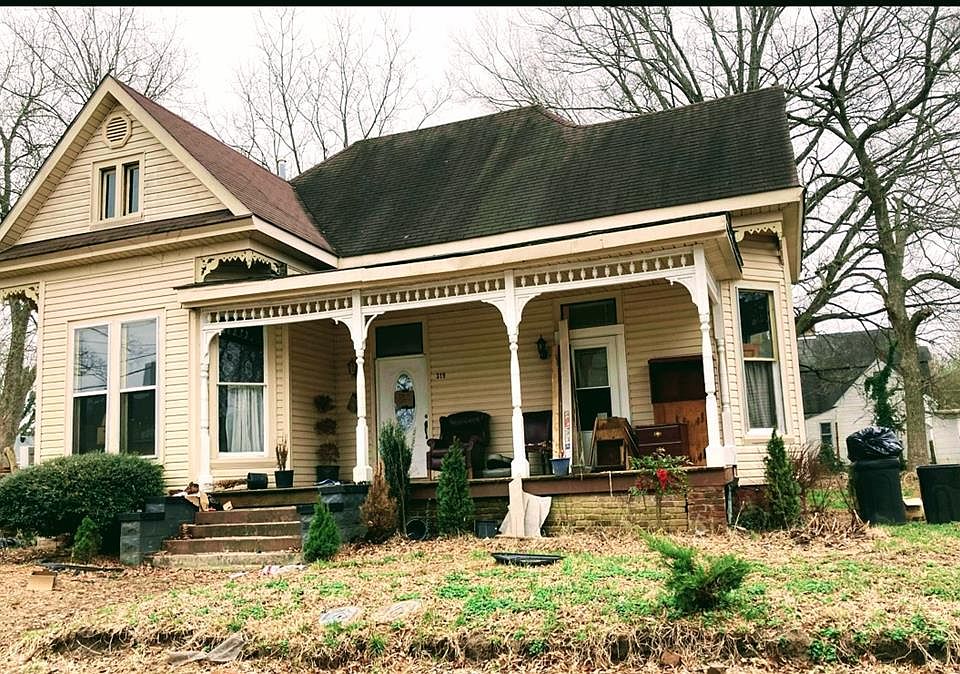 319 Thompson St, Paris, TN 38242 MLS 127017 Zillow