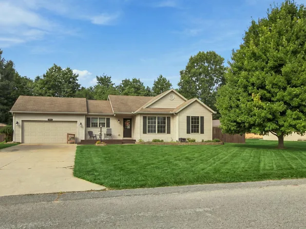 3030 Maplewood St, Benton Harbor, MI 49022