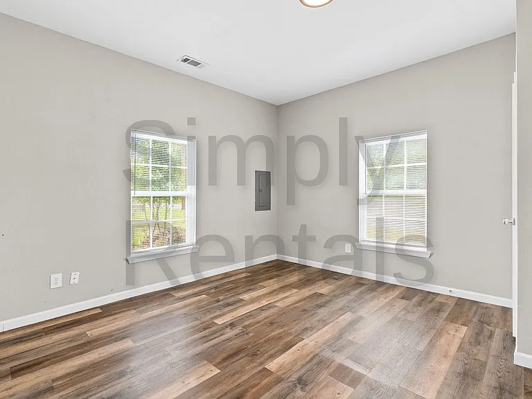 4214 Johnson St — Photo 14