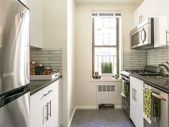3rd image of 85 4th Ave APT 5B