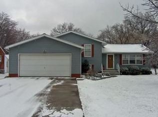 136 Luden Ave, Munroe Falls, OH 44262
