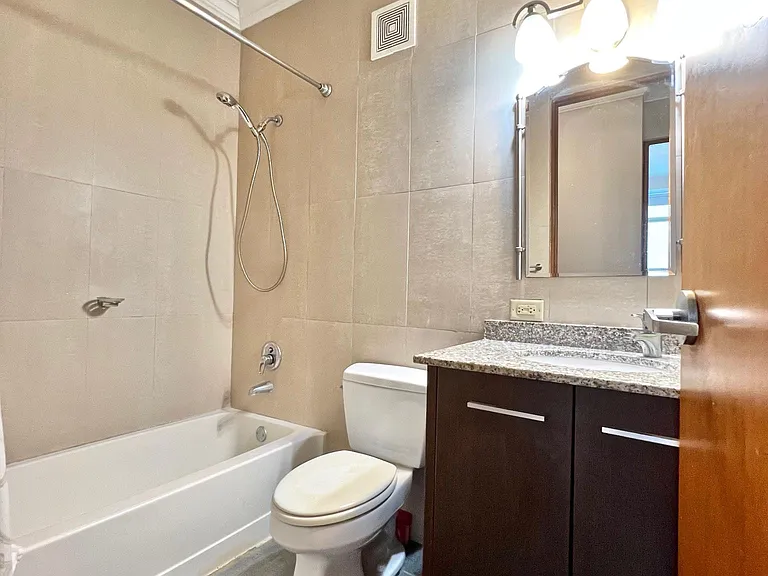 310 Avenida De Diego — Photo 24