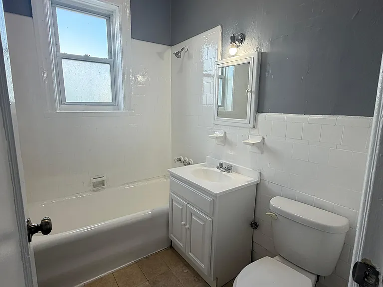 160 Grumman Ave #506 — Photo 3