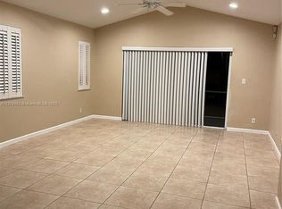 2551 E Saratoga Dr, Hollywood, FL 33026