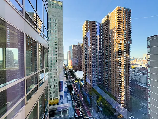 その他 42nd Street East 42nd Street, New York, NY 10017 - Office For Lease