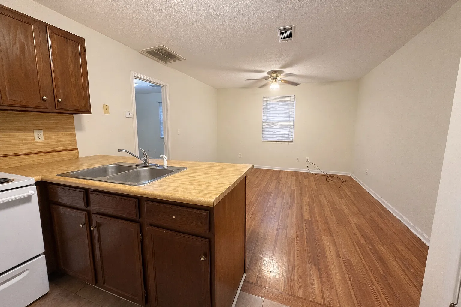 1 bed, 550 sqft, $850 — Photo 4