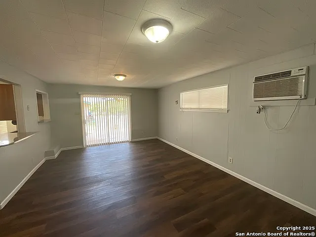 207 Pinehurst Blvd — Photo 17