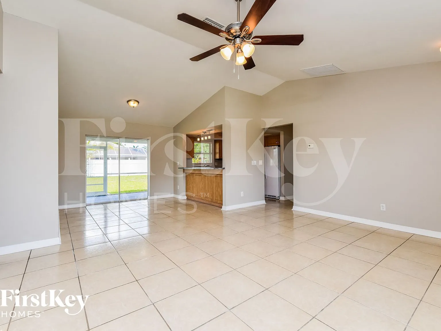 3 bed, 2.0 bath, 1216 sqft, $1,605 — Photo 3