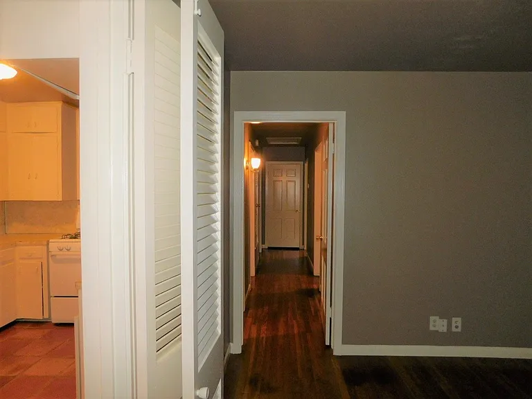 1400 Berkshire Dr — Photo 11