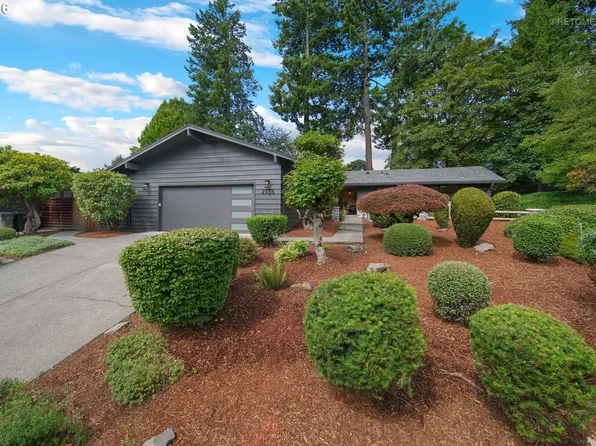 2335 SW Imperial Ct, Portland, OR 97225