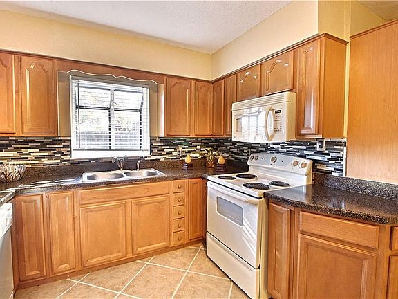 5th image of 7015 Sidney Lanier Ct