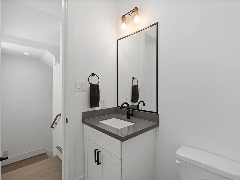 6010 Truro St #C — Photo 24