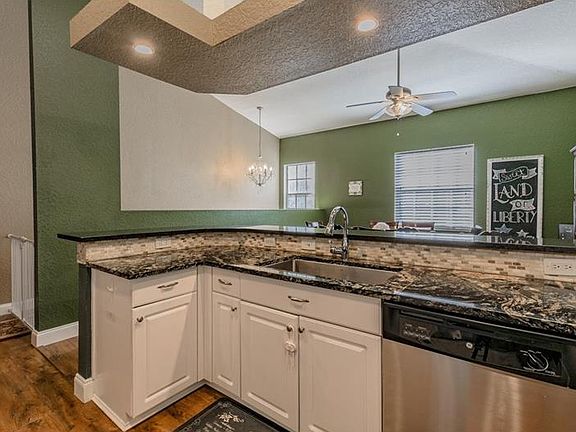 4th image of 1268 Center Ave