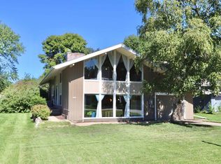 2033 Menominee Dr, Oshkosh, WI 54901