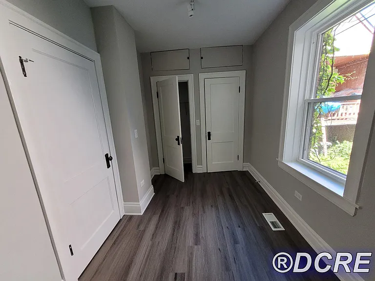 1714 N Wolcott Ave #1R — Photo 9