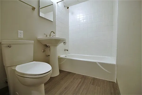 1671 N. Prospect Ave. — Photo 34