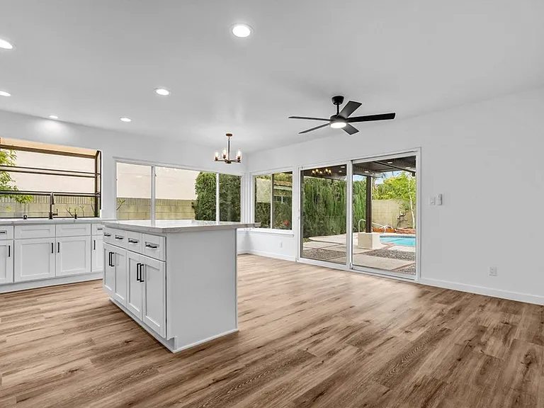 16560 Elm Haven Dr — Photo 9