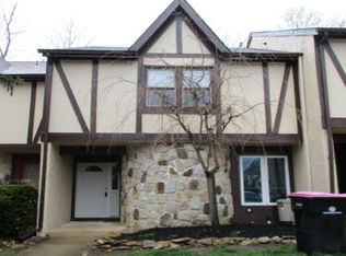 208 Keats Dr, Sicklerville, NJ 08081