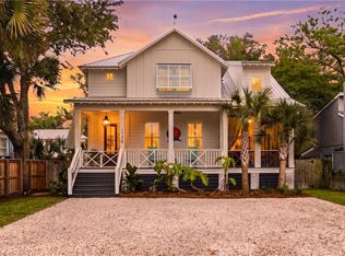 1136 Peachtree St, Saint Simons Island, GA 31522