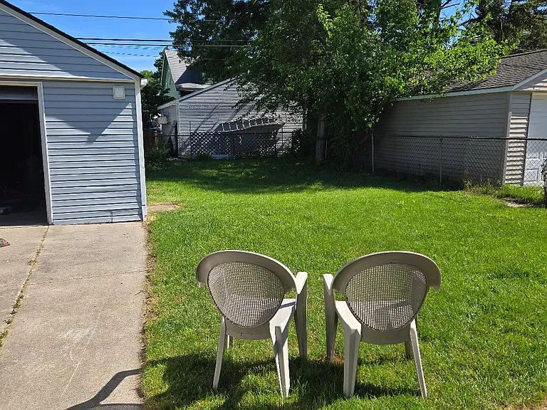 251 Spencer St — Photo 7