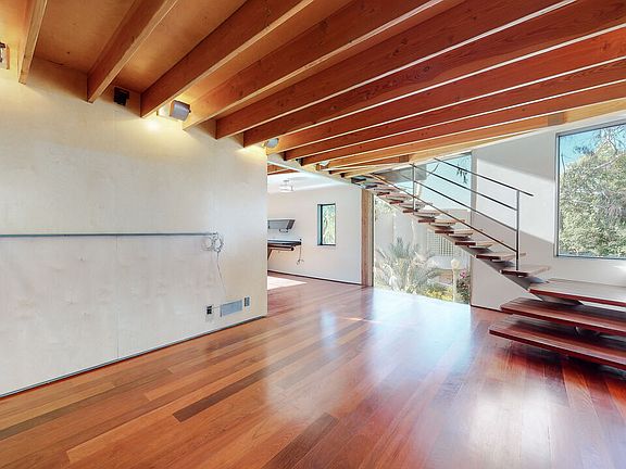 4th image of 3500 Fernwood Ave