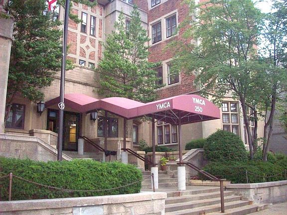 5th image of 225 Gainsborg Ave