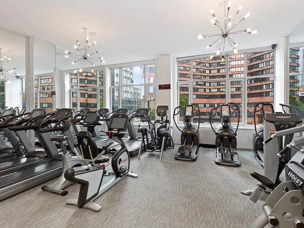 635 West 42nd Street 27A image 32 of 33