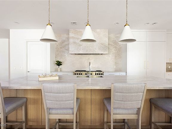 4th image of 428 Saint Andrews Ct
