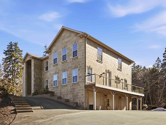 3rd image of 61 Colins Rd