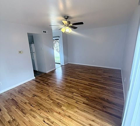 5th image of 6701 Bradley Ave #1