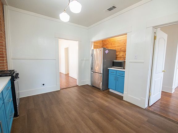 4th image of 301 N Marlborough Ave