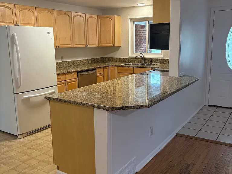 260 Jade St — Photo 6