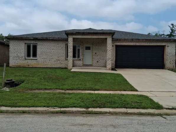 13942 S Reeves Rd, Robbins, IL 60472