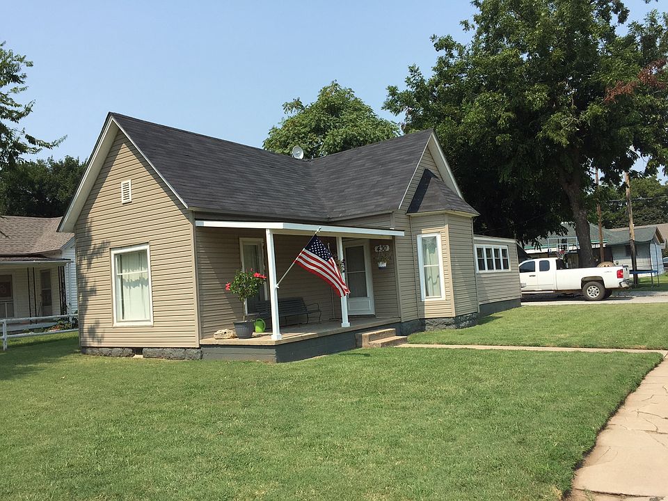 1st image of 400 W Grand Ave